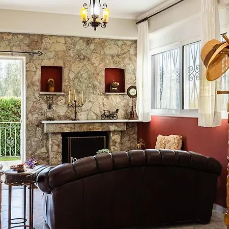 Ariadne's Retreat Apartment