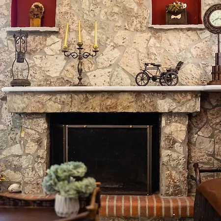 Ariadne's Retreat Apartment