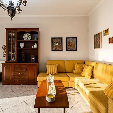 Ariadne's Retreat Apartment