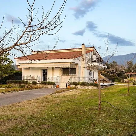Ariadne's Retreat