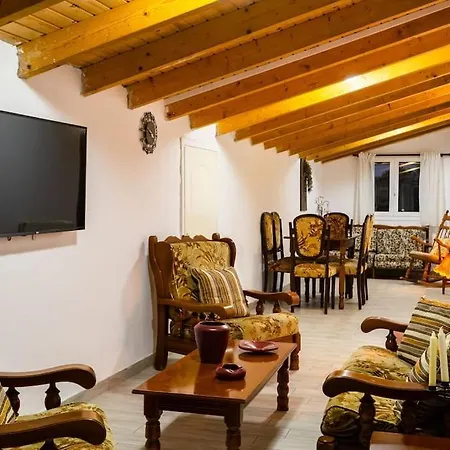 Ariadne's Retreat דירה *
