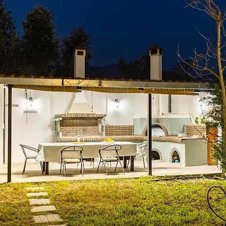 Ariadne's Retreat Apartment