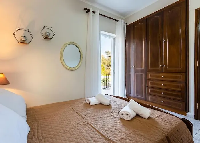 Ariadne's Retreat Oikhalía