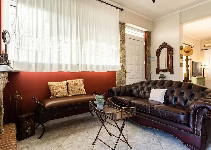 Ariadne's Retreat * Oikhalía