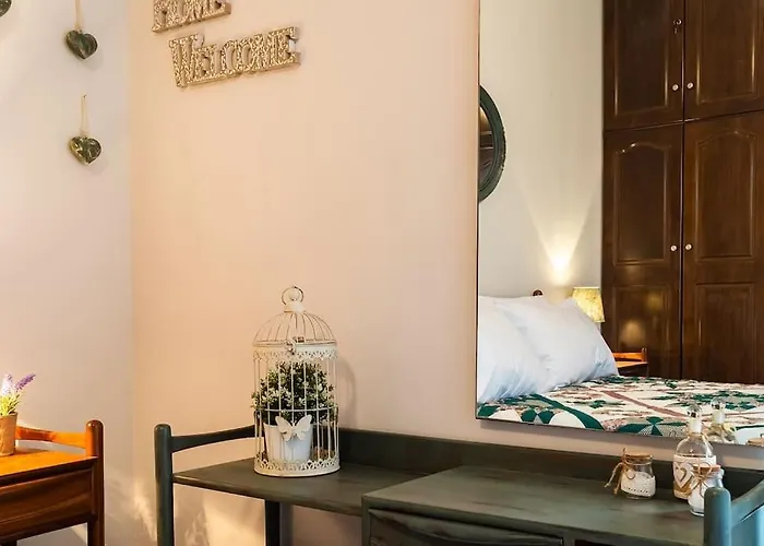 Ariadne's Retreat * Oikhalía