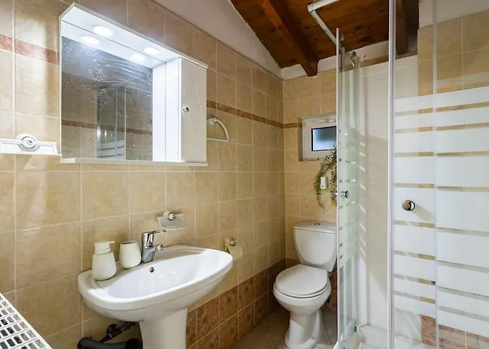 Ariadne's Retreat * Oikhalía