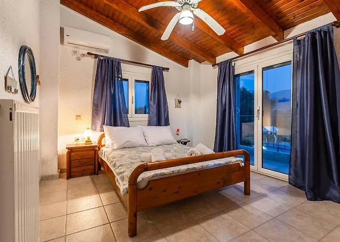 Ariadne's Retreat * Oikhalía