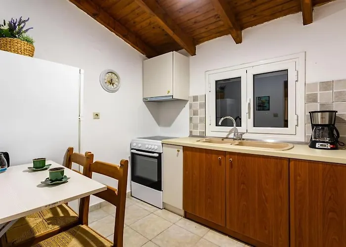 Ariadne's Retreat Oikhalía