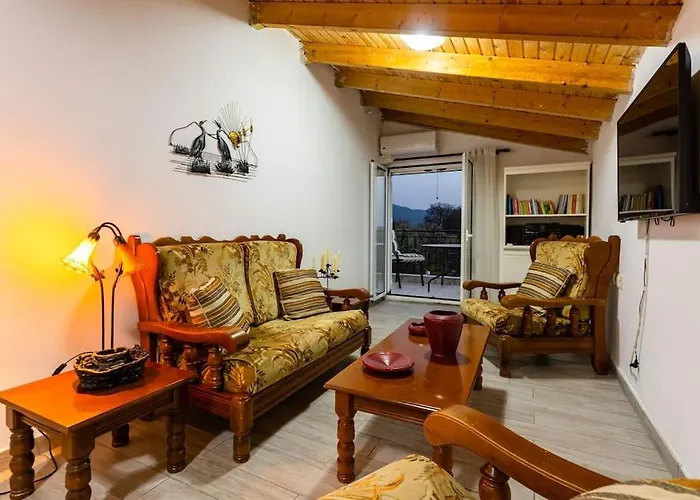 Ariadne's Retreat * Oikhalía